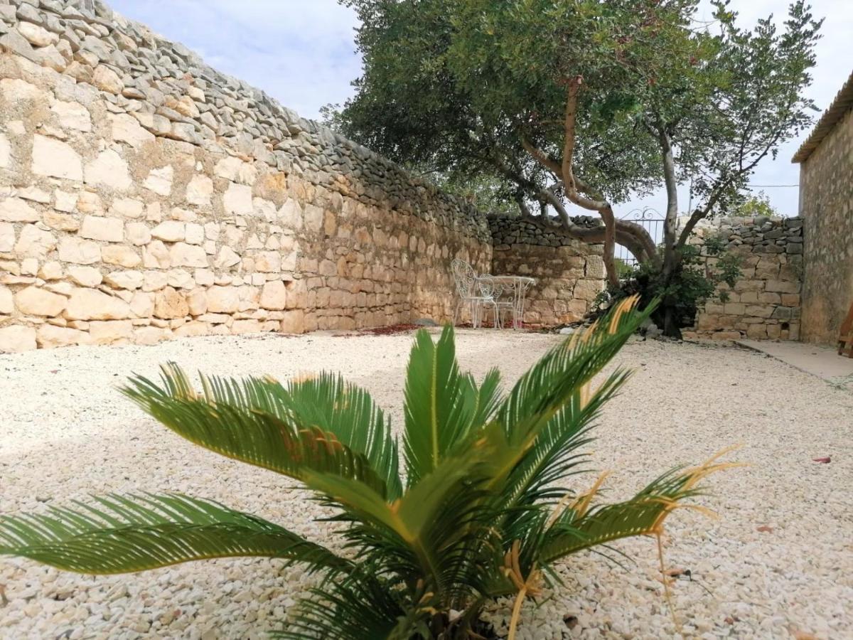Il Baglio Di Kharrub Rural Guest House Pozzallo Exterior photo
